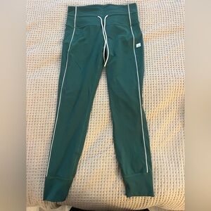 Vuori Daily Piped Legging